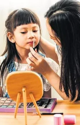 Çocukları ticaretlerine alet eden fenomenlere karşı harekete geçildi! Uzmanlar uyardı: Çocuğun sosyal medyada yer alması istismardır