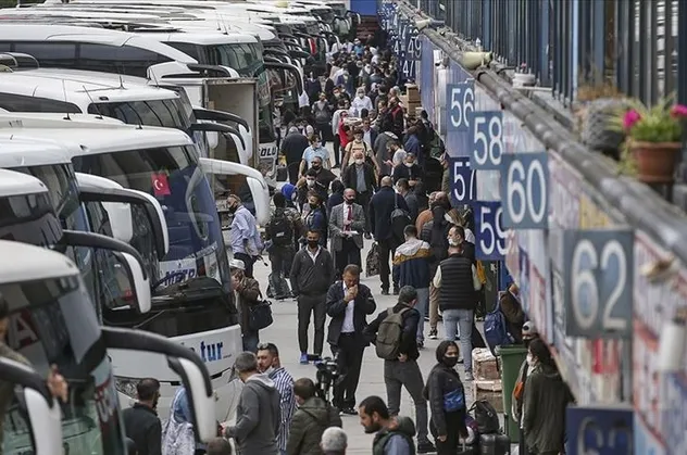 Ramazan bayramı öncesi otobüs ve uçak bileti fiyatları belli oldu! İstanbul'dan Antalya, İzmir ve Ankara'ya bilet fiyatları ne kadar?