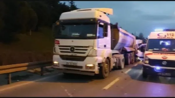 SON DAKİKA: Kağıthane'de feci kaza: Minibüs hafriyat kamyonuna arkadan çarptı-4