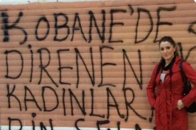 Camideki "Çav Bella" provokasyonuna destek olan CHP'li Banu Özdemir, Kobane terör eylemlerine de sahip çıkmış!