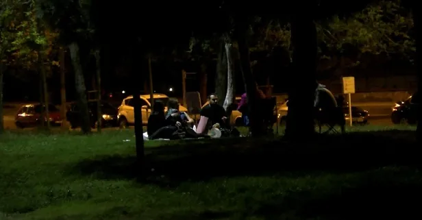 Kartal sahilde pes dedirten görüntü! Yasağa rağmen piknik yaptılar