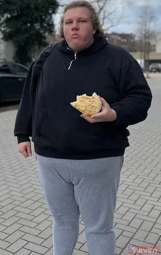 "Yemek Yemek, Ruh Halimle Başa Çıkmanın Tek Yoluydu" Harry, Günlük Öğünlerinin Aslında Sağlıklı Olduğunu Ama Aralarda Sık Sık Yüksek Kalorili Atıştırmalıklara...