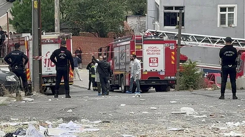 Gebze'de patlama! 1 ölü, 7 yaralı-6
