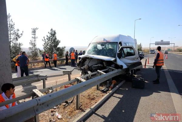 Gaziantep'te servis minibüsü kazası: Bariyerlere ok gibi saplandı! - 6