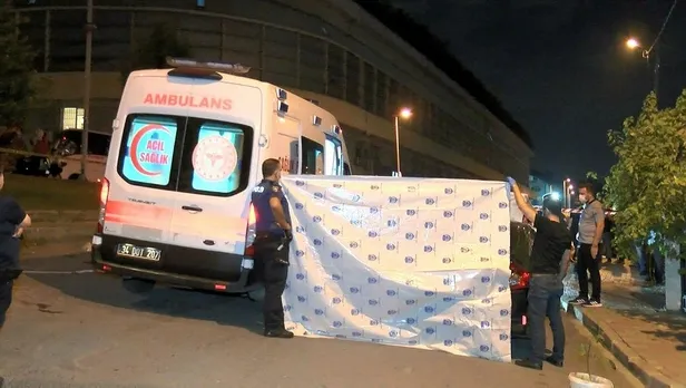 korkunc-olay-kucukcekmecede-otomobil-icinde-kafasina-poset-gecirilmis-ceset-bulundu-1632166552020.jpeg Korkunç olay! Küçükçekmece'de otomobil içinde kafasına poşet geçirilmiş ceset bulundu-3