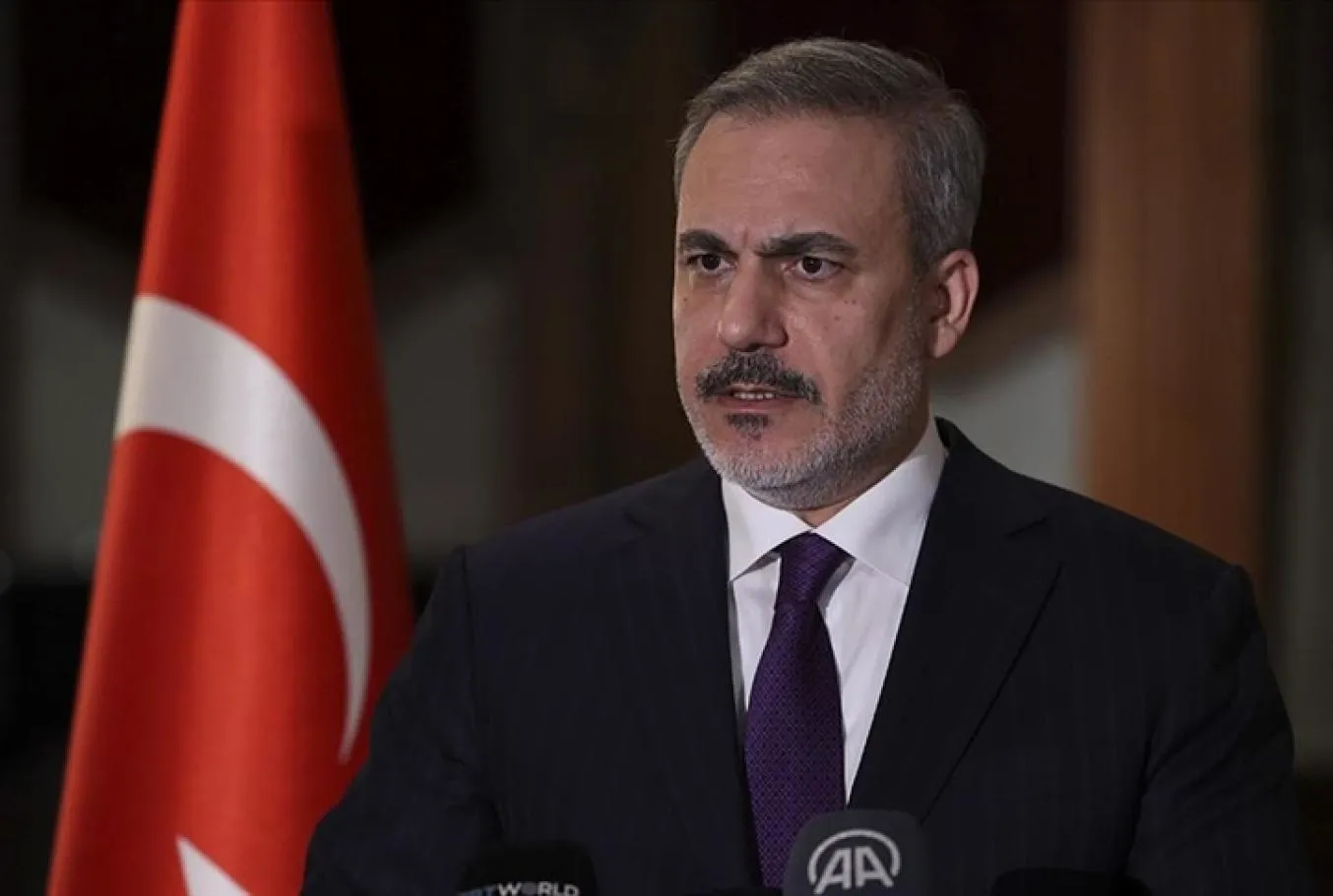 İngiliz mevkidaşı lie görüştü