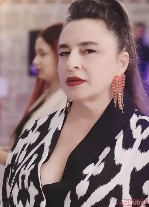 Oyuncu Esra Dermancıoğlu yeni sevgilisiyle ilk kez Nişantaşı'nda görüntülendi - 1