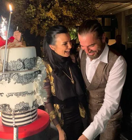 Engin Altan Düzyatan'dan eşi Neslişah Alkoçlar Düzyatan'a eşsiz armağan-2