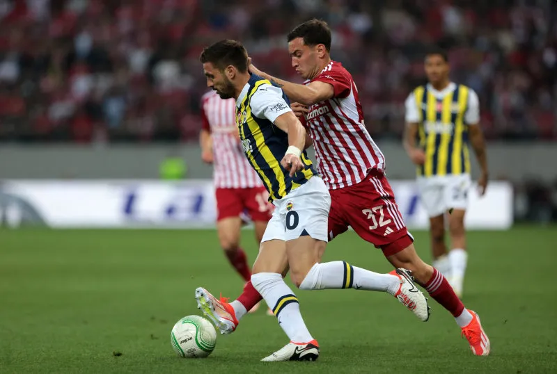 İsmail Kartal'dan stoper kararı! Olympiakos maçı 11'i şekillendi - 3