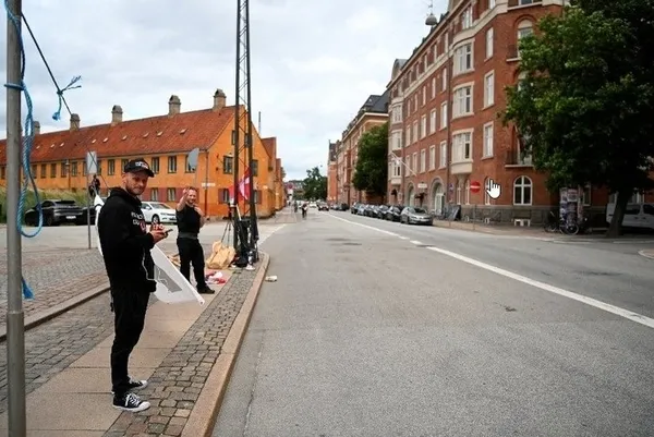 İsveç'te yeni skandal! Salwan Momika'nın parlamento dışında Kur'an- Kerim yakmasına yine göz yumdular-15