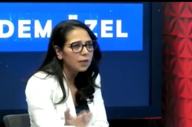 TİP'li Sera Kadıgil'in 'başörtüsüne anayasal güvence' hazımsızlığı! Fondaş kanalda provokatif sözler...