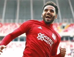 Douglas gelirse Linnes gidecek