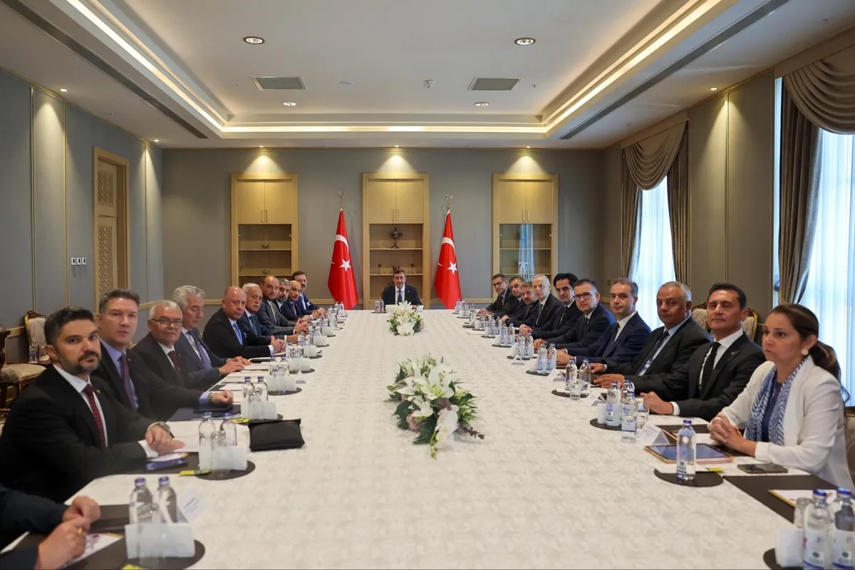 turkiye-ekonomisinin-2027-2029-yol-haritasi-aciklaniyor-yeni-ovpde-enflasyon-buyume-ve-istihdam-hedefleri-yer-1788627305042.jpeg Türkiye ekonomisinin 2027-2029 yol haritası açıklanıyor: Yeni OVP’de enflasyon, büyüme ve istihdam hedefleri yer alacak-2
