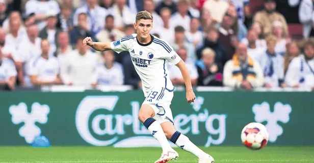 Galatasaray sağ bek transferinde mutlu sona ulaştı! Elias Jelert’i 4 yıllığına kadrosuna kattı