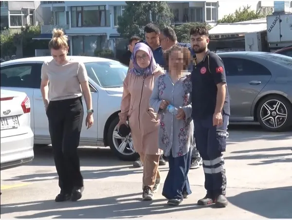 1689149274885.jpg İstanbul Boğazı’nda bir garip intihar girişimi: İskeleden denize atlamak istedi-6