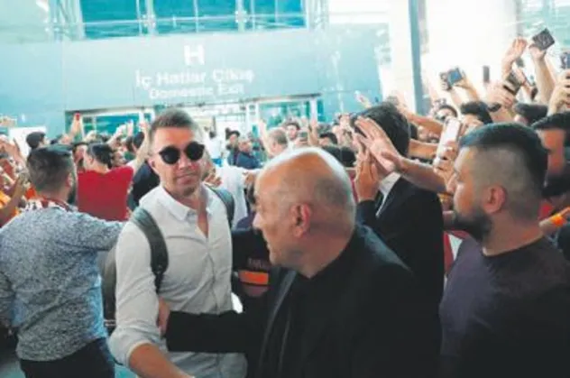 Muslera&Feghouli maç kadrosunda