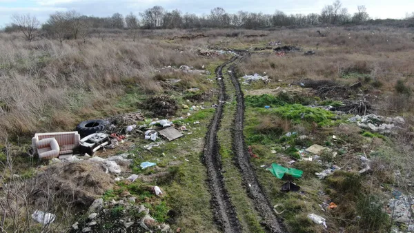 istanbulu-kuraklikla-birlikte-bekleyen-tehlike-gol-havzasi-kacak-dolum-sahasi-oldu-1609745840910.jpg İstanbul'u kuraklıkla birlikte bekleyen tehlike! Göl havzası kaçak dolum sahası oldu-3