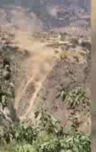 Malatya'da deprem anında korkutan görüntü!