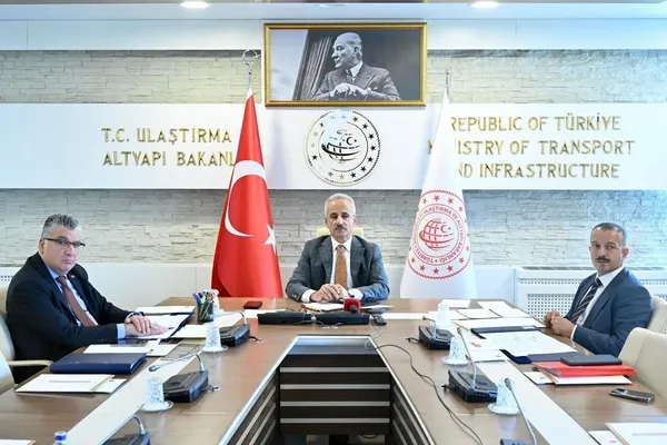 bakan-uraloglundan-tahil-koridoru-aciklamasi-ukraynanin-karadeniz-kiyisindaki-limanlarinin-ticarete-acik-kalma-1693501765441.jpeg