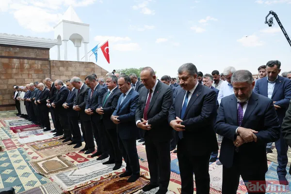 Malazgirt Zaferi'nin 951. yılı! Başkan Erdoğan cuma namazını zafer meydanında kıldı - 30