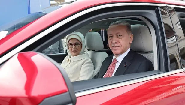 İlk TOGG'u teslim alan Başkan Erdoğan direksiyona geçti