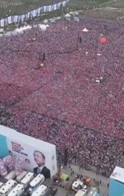 Erdoğan dev kalabalığı helikopterden gördü