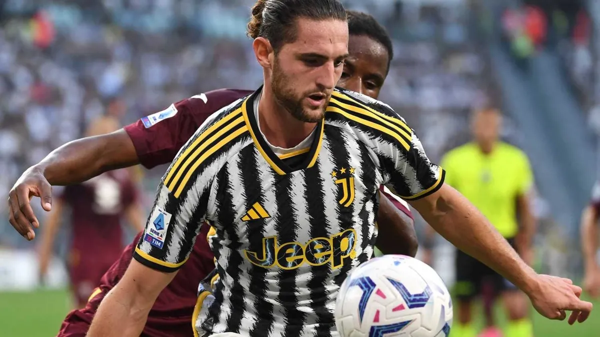 Fenerbahçe Juventus'tan ayrılan ve boşa çıkan Adrien Rabiot’un peşinde!