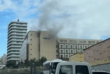 Polisevinde çıkan yangının nedeni araştırılıyor