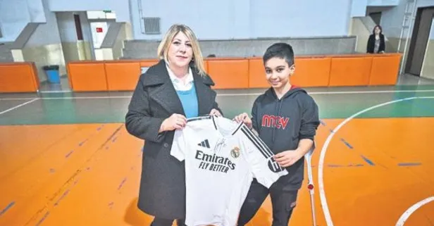 Arda’dan müthiş jest! İmzalı formasını 11 yaşındaki hayranına gönderdi