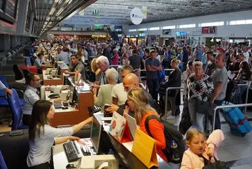Ulaştırma ve Altyapı Bakanı Abdulkadir Uraloğlu rekoru duyurdu! İstanbul Havalimanı’nda bir günde 425 bin 995 yolcu