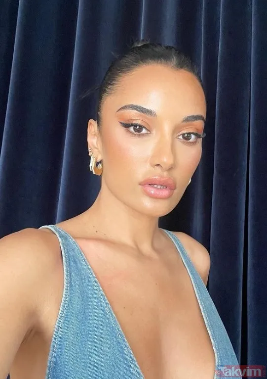 Rihanna hamile kaldığından beri giyinmiyor 'utanacak değilim' diyor! Kendini tepeden tırnağa iplerle bağladı açtıkça açıyor - 3