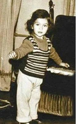 Ünlü isimlerin çocukluk fotoğrafları!