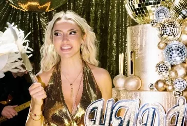 39. yaş partisi! Hadise'nin ışıltılı doğum günü organizasyonu olay oldu! Disco toplarıyla süslü pasta, gold payet tulum...