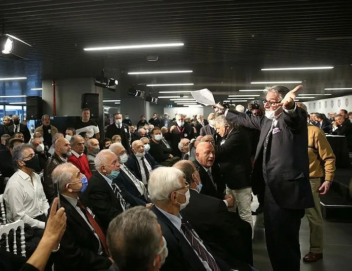 Beşiktaş’ta Divan karıştı: Kaçma! Dinleyeceksin