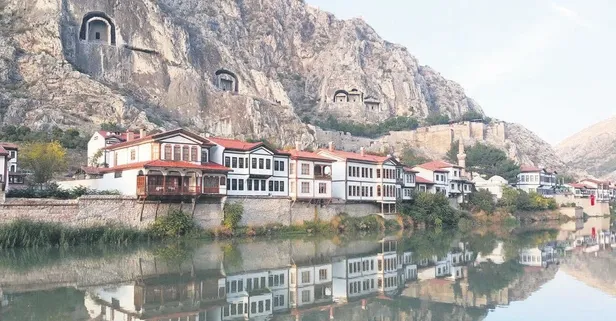 4 mevsim Amasya! Doğal güzellikleri ve içinden geçen nehri ile ziyaretçilerini büyülüyor