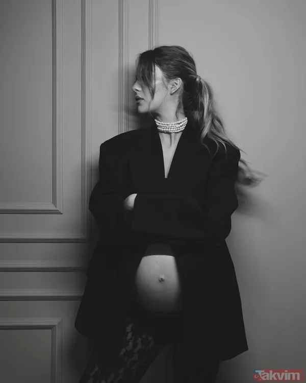 6,5 aylık hamile olan Yasemin Şefkatli’den karnı burnunda poz! İbrahim Tatlıses’in gelini göbeğini açıp paylaştı! İlk tepki görümce Zübeyde Melek’ten... - 13