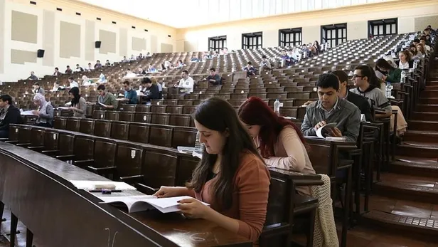 universiteler-yariyil-tatili-ne-zaman-kac-gun-surecek-2022-universiteler-kapanacak-mi-ne-zaman-universitelerde-1642585547734.jpg Üniversiteler yarıyıl tatili ne zaman, kaç gün sürecek? 2022 Üniversiteler kapanacak mı, ne zaman? Üniversitelerde kar tatili var mı?-2