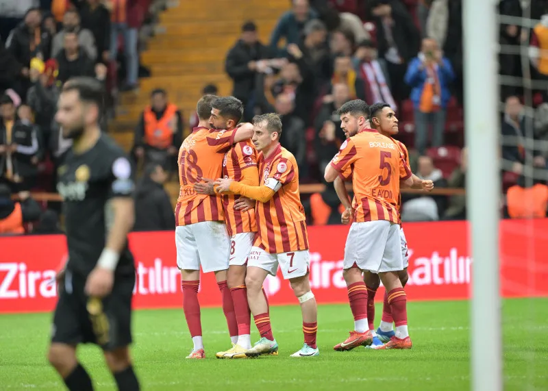 Galatasaray'dan 3 transfer birden! Fenerbahçe'nin eski yıldızı geliyor - 3