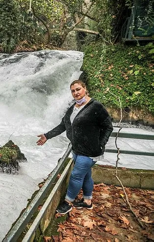 Antalya'da Düden suyu köpürdü! Pis koku vatandaşları isyan ettirdi