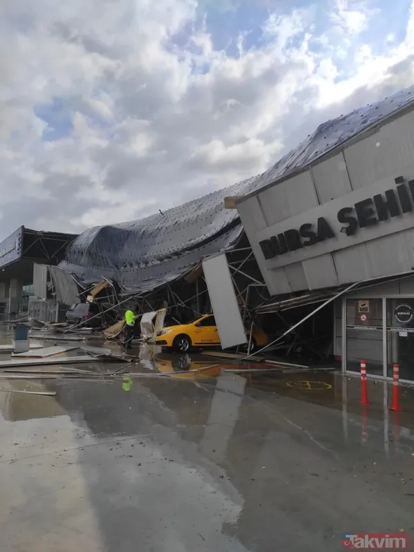 Yıldırım otobüs terminaline düştü: Çatı çöktü - 9