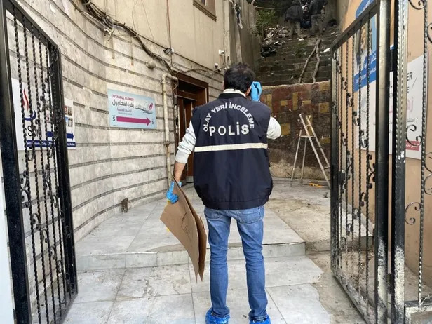 fatihte-tuyler-urperten-olay-gecekonuda-insan-kafatasi-ve-kemikleri-bulundu-1667974433658.jpeg
