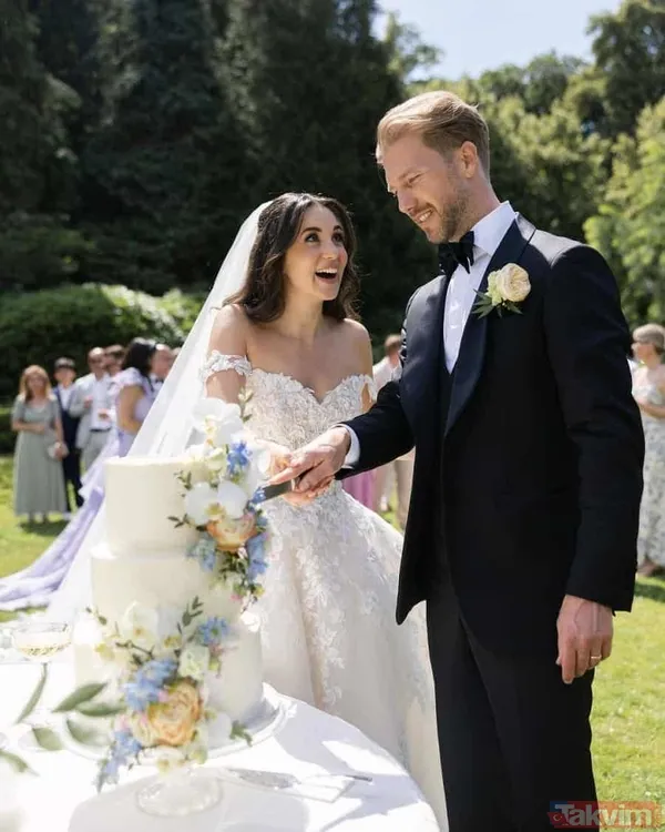 Karsu bebeğinin cinsiyetini pankartla duyurdu! Eşi Mike Schrama sevinçten yerinde duramadı - 3