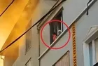 Evde çıkan yangında önce çocuğunu sonra kendisini 3’üncü kattan attı! O anlar kamerada