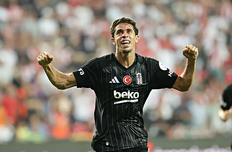 Beşiktaş'a bir dünya yıldızı daha! Cher Ndour'un ardından o da gelecek - 9