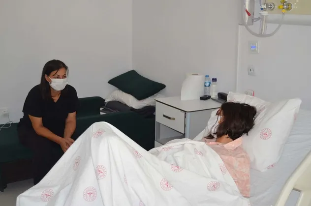 Otobüs çarptı: Karnından 7 kilo 800 gram kitle çıkartıldı