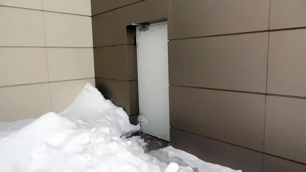 yuksek-tansiyon-ve-diyabet-hastasi-yangin-merdiveninde-olu-bulundu-1643722983036.jpg Yüksek tansiyon ve diyabet hastası yangın merdiveninde ölü bulundu-2