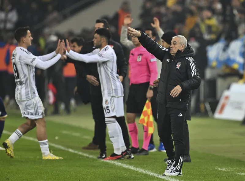 Beşiktaş'ta kadro dışı kararı! Fenerbahçe maçında... - 11