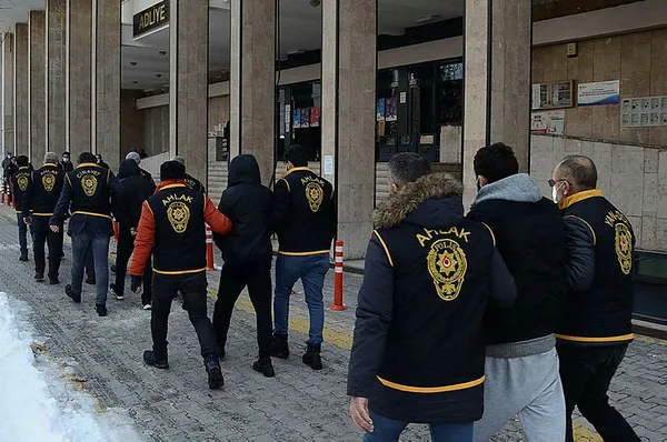 Eskort çetesine flaş operasyon! 45 kadının +18 fotoğrafları harekete geçirdi! 2 ayda dudak uçuklatan kazanç-4