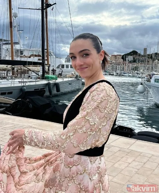 "Birazdan Cannes'da Giydiğim Kıyafetin Videosunu Koyacağım. O Kadar Güzeldi Ki. Niye Bunu Söylüyorum? Çünkü Yorumlarınızı Okudum. O Kadar Çok 'İğrenç, Rezil,...