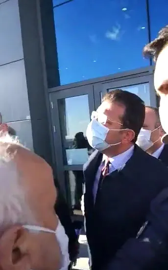 son-dakika-ekrem-imamoglu-kendisini-protesto-eden-taksicilerin-uzerine-yurudu-videolari-sildirmeye-calisti-1606394776130.jpg